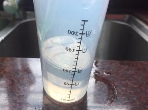 2平杯面粉配100ml清水