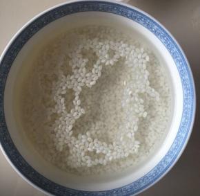 提前泡两小时的糯米
