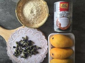 备好原料，芒果选个头适中的。