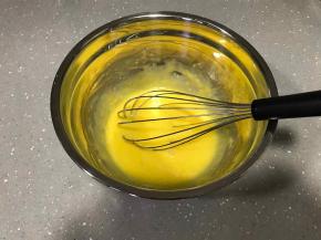 12、搅拌至无粉的状态。