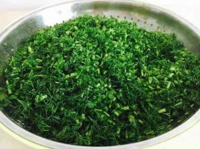 茴香切成碎末