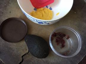 准备好牛油果内馅