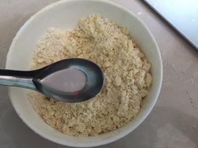 加入两匙清水