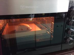 放入预热好的烤箱中层上下火以190摄氏度烤40分钟