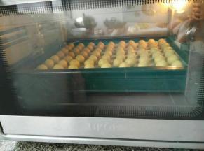 烤箱提前预热，160度20分钟，微微上色就可以了