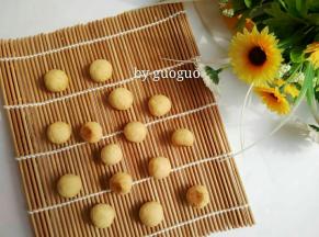 取出放再帘子上晾凉