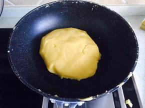 炒好的豆泥稍微至干