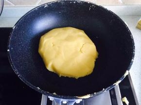 炒好的豆泥稍微至干