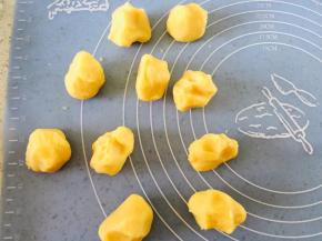 炒好的豆泥分成25克一份