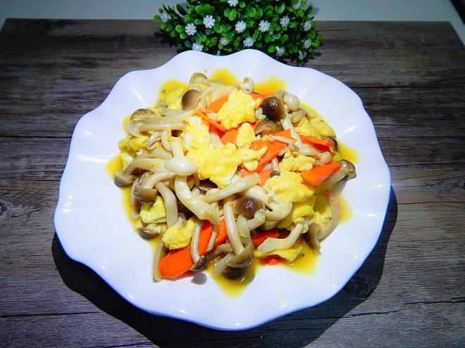 蟹味菇炒鸡蛋