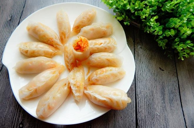 胡萝卜鸡蛋水晶饺子
