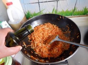 加入一点香油炒好