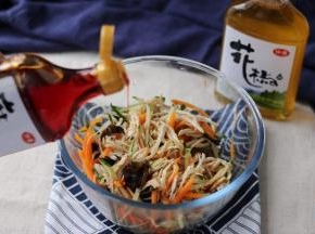 倒入仲景辣椒油拌匀。