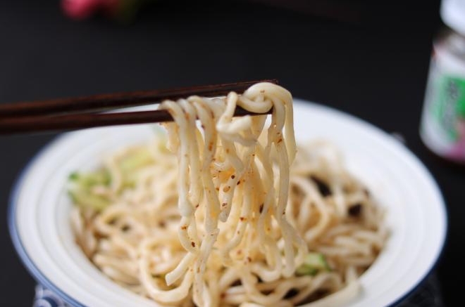 香菇酱拌冷面