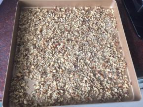 再均匀放入烤盘中