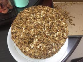 均匀撒上烤好的核桃碎