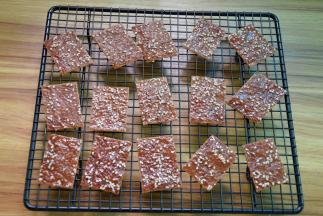 刚拿出来有点软，切开放凉后就水分就干啦~