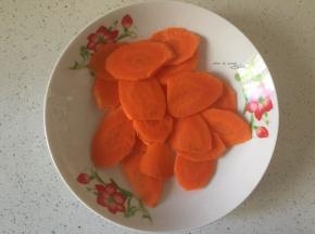 胡萝卜洗净切片