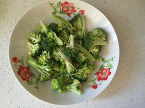 西兰花洗净切小朵