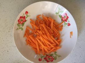 胡萝卜洗净切丝