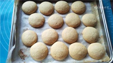 烤箱预热175度，中层上下火烤14分钟；