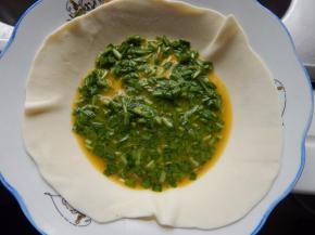 加入韭菜鸡蛋液