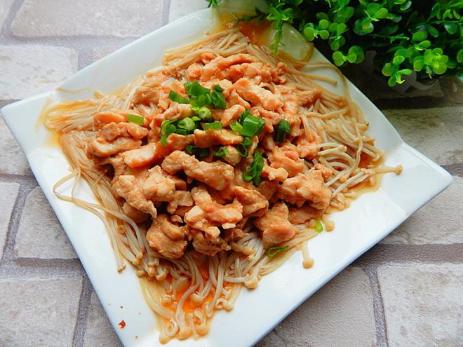 金针菇蒸鸡肉