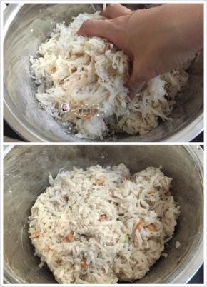 5. 用手把所有的材料混合至看不见干粉