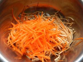 加入胡萝卜丝
