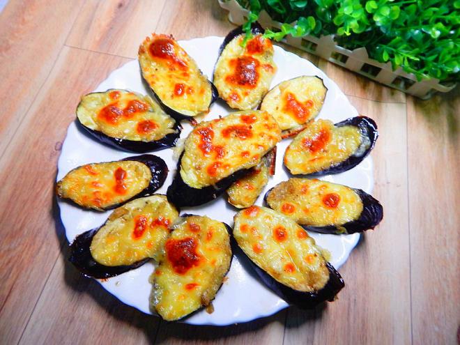 芝士蒜泥烤茄片