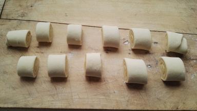 用刀剁开分剂。