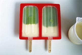 最后盖上盖子，排出空气，入冰箱冷冻3-6小时即可享用，味道真心好吃哈···