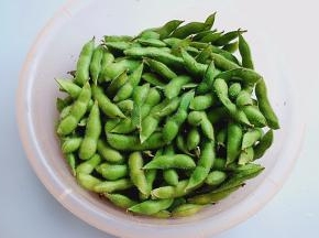 新鲜毛豆洗净