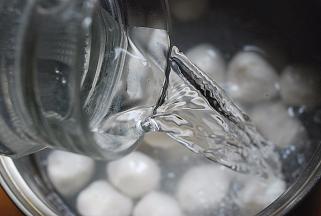 加入清水，开煮