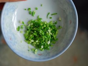 最后加入盐和葱花