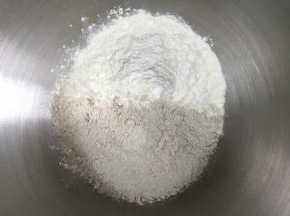 黑麦粉和中筋面粉混合