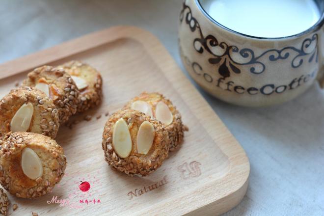 芝麻杏仁小酥饼