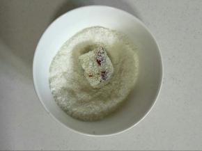 均匀的裹上椰蓉即可！

