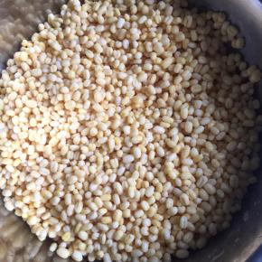 1:去皮绿豆先提前泡一个晚上