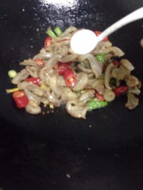 最后加盐调味即可出锅