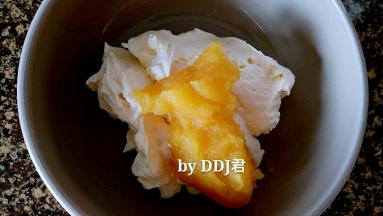 加50克我自己做的菠萝酱，拌均匀