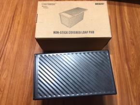 黑金刚内测是不粘的，外观非常整齐，盖子非常吻合，做工非常完美！