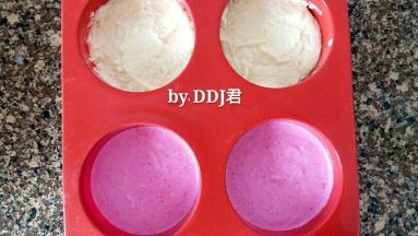 轻轻震下模具，不然也会有气泡