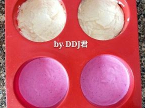 轻轻震下模具，不然也会有气泡