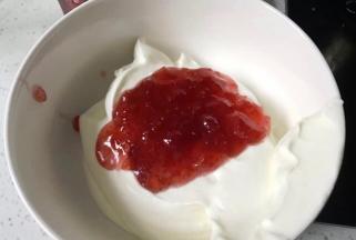 拌入草莓果酱