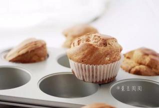 完全凉透取出泡芙玛芬杯