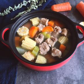 出锅前加入盐和白胡椒粉，搅拌匀开即可，不骗你，真的很好吃值得一试～