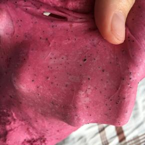 揉到取出面团，轻轻拉扯，可以出薄膜