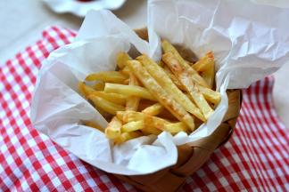 只用几滴油的薯条，健康好美食