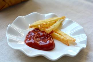 蘸着番茄酱趁热吃，好香噢